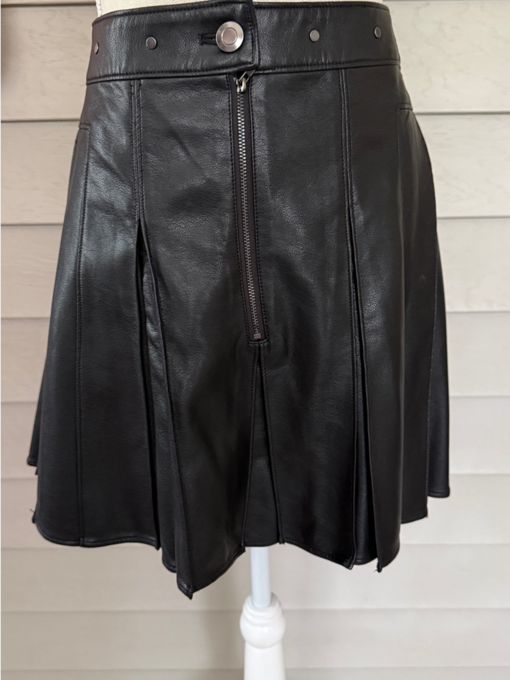 Anthropologie Black Faux Leather Circle /Pleats Skirt with Front Zip